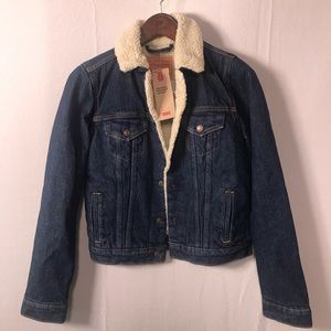 Levi’s fleece lined Trucker Jean Jacket- NWT